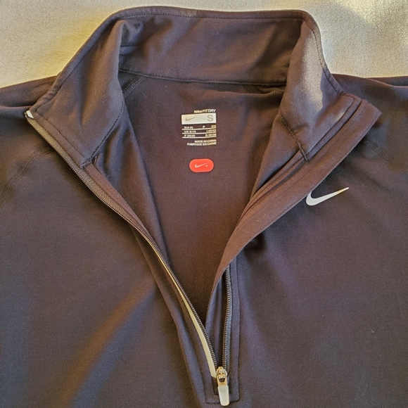 Nike Black 1/2 Zip Running Shirt - Picture 2 of 6